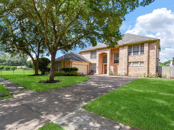 1006 Pointe Loma Drive, Sugar Land TX 77479