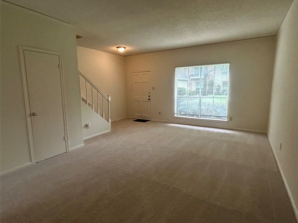 850 Threadneedle Street 71, Houston TX 77079