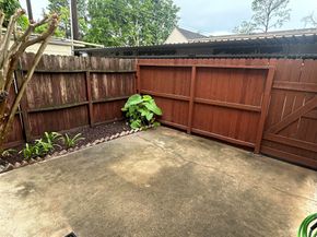 850 Threadneedle Street 71, Houston TX 77079