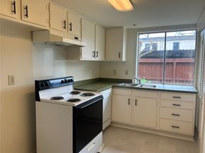 850 Threadneedle Street 71, Houston TX 77079