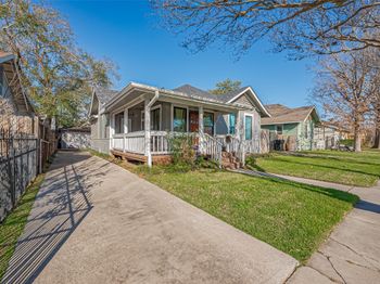 205 Northwood Street E