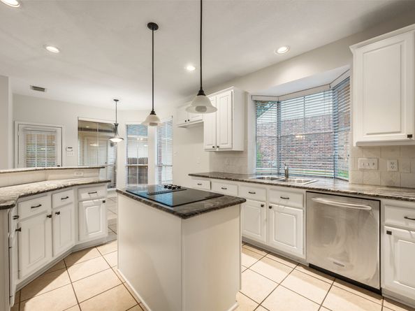 107 N Sunny Slope Circle, The Woodlands TX 77381