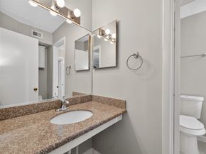 18800 Egret Bay Boulevard 1207, Webster TX 77058