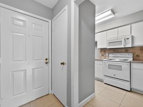 18800 Egret Bay Boulevard 1207, Webster TX 77058