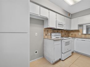 18800 Egret Bay Boulevard 1207, Webster TX 77058