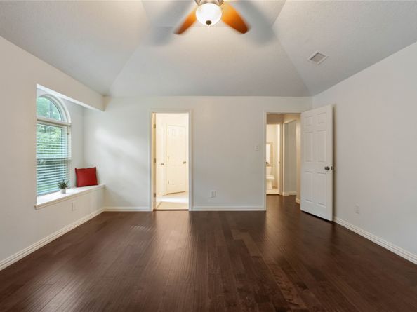 6 Sylvan Forest Drive, The Woodlands TX 77381