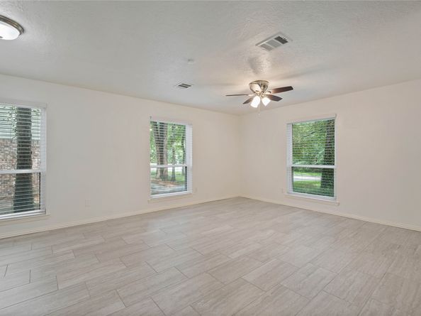 6 Sylvan Forest Drive, The Woodlands TX 77381