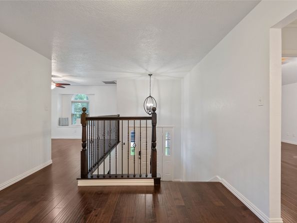 6 Sylvan Forest Drive, The Woodlands TX 77381