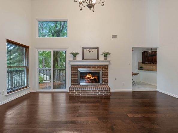 6 Sylvan Forest Drive, The Woodlands TX 77381