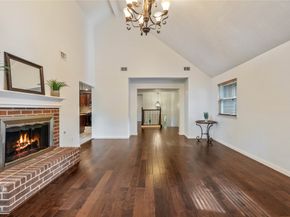 6 Sylvan Forest Drive, The Woodlands TX 77381