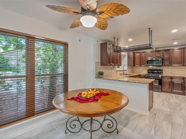 6 Sylvan Forest Drive, The Woodlands TX 77381