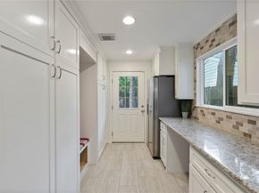 6 Sylvan Forest Drive, The Woodlands TX 77381