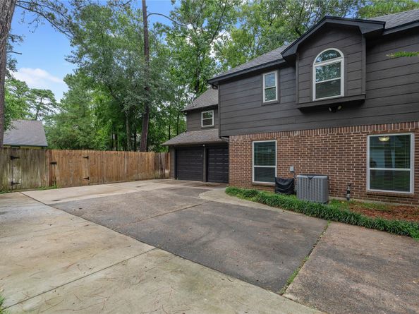 6 Sylvan Forest Drive, The Woodlands TX 77381