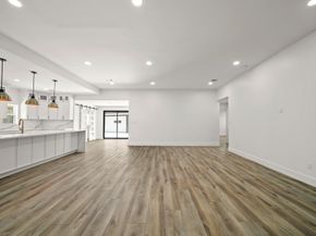 6122 Rutherglenn Drive, Houston TX 77096