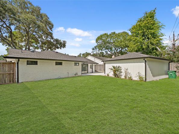 6122 Rutherglenn Drive, Houston TX 77096
