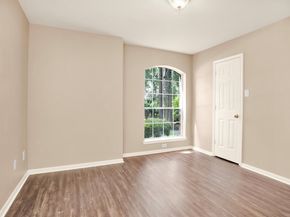 22 Robin Trail, Conroe TX 77304