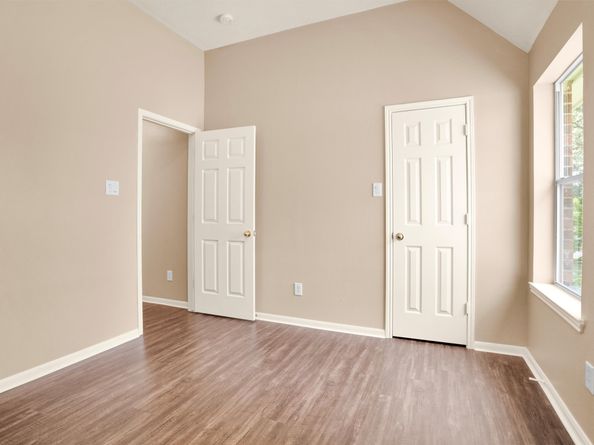 22 Robin Trail, Conroe TX 77304