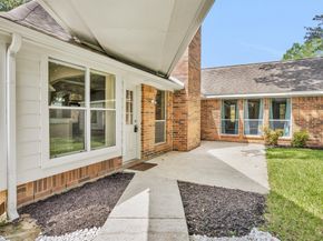 22 Robin Trail, Conroe TX 77304