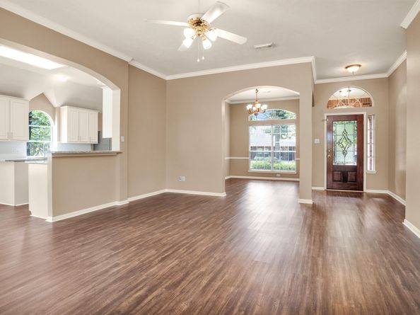22 Robin Trail, Conroe TX 77304