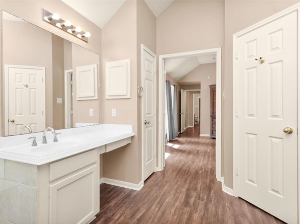 22 Robin Trail, Conroe TX 77304