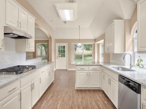 22 Robin Trail, Conroe TX 77304