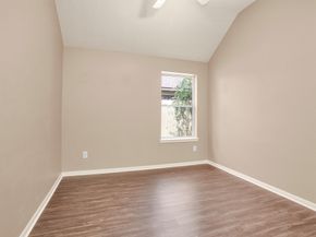 22 Robin Trail, Conroe TX 77304