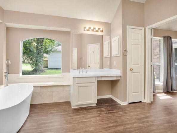 22 Robin Trail, Conroe TX 77304