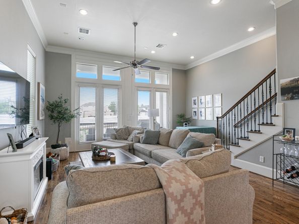 5633 Cohn Meadow Lane, Houston TX 77007
