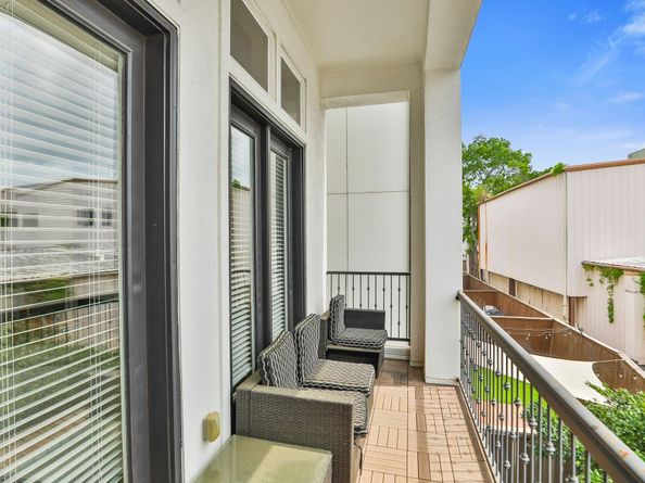 5633 Cohn Meadow Lane, Houston TX 77007