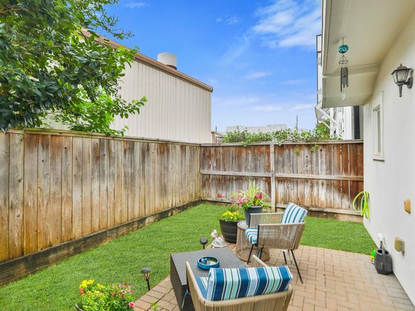 5633 Cohn Meadow Lane, Houston TX 77007