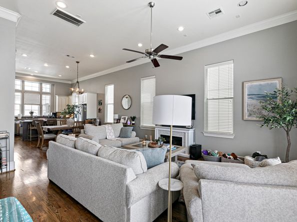 5633 Cohn Meadow Lane, Houston TX 77007