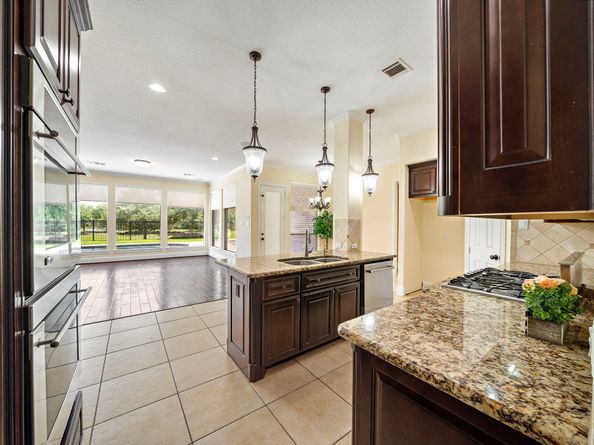 1722 Ravenel Lane, Sugar Land TX 77479
