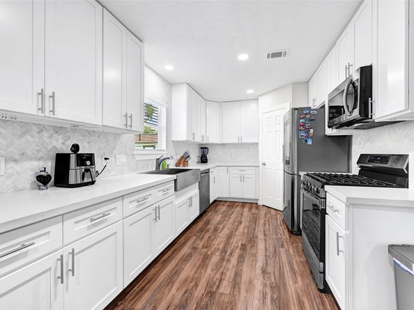 6431 Lawndale Street, Houston TX 77023