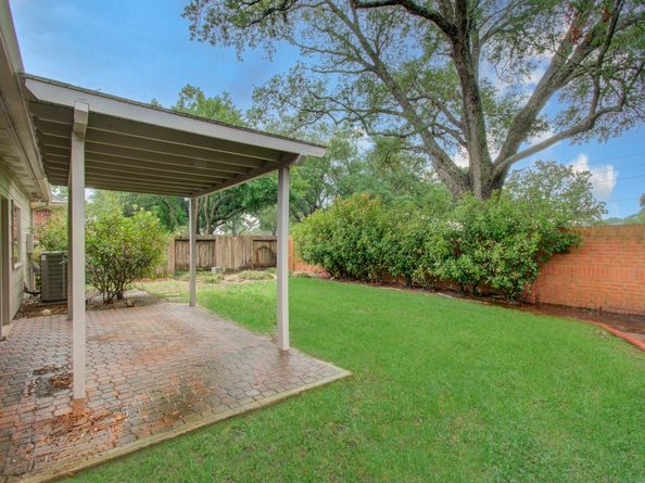 7203 W Hearthstone Green Drive, Houston TX 77095