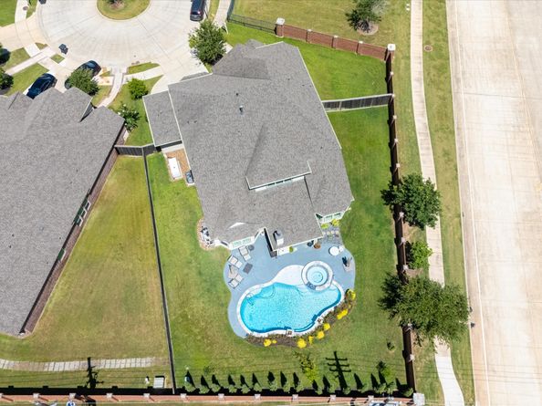 99 Zenith Lane, Sugar Land TX 77498