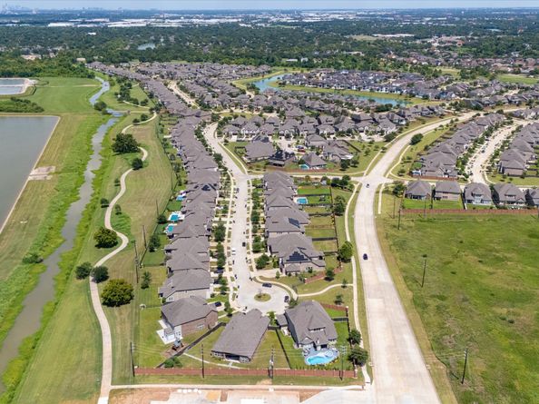 99 Zenith Lane, Sugar Land TX 77498