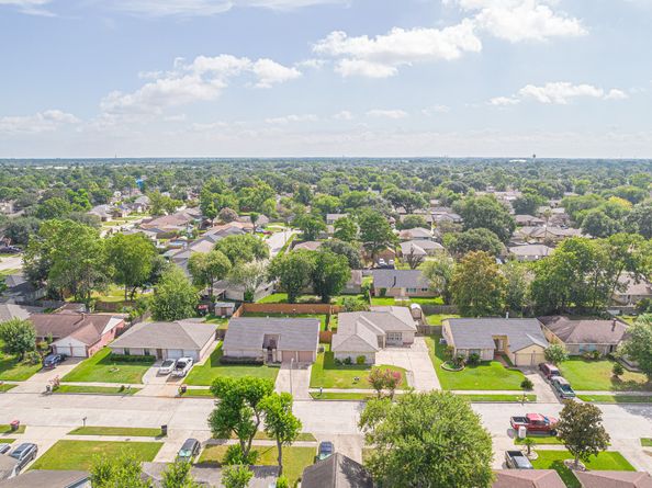 11815 Spruce Mountain Drive, Houston TX 77067