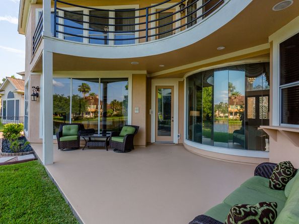 14 Lake Mist Court, Sugar Land TX 77479