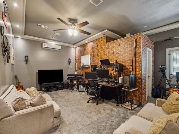 14 Lake Mist Court, Sugar Land TX 77479