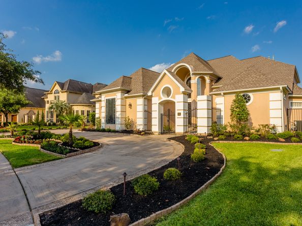 14 Lake Mist Court, Sugar Land TX 77479