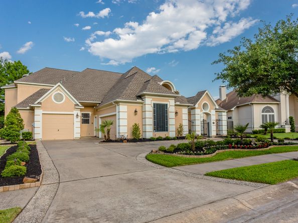 14 Lake Mist Court, Sugar Land TX 77479