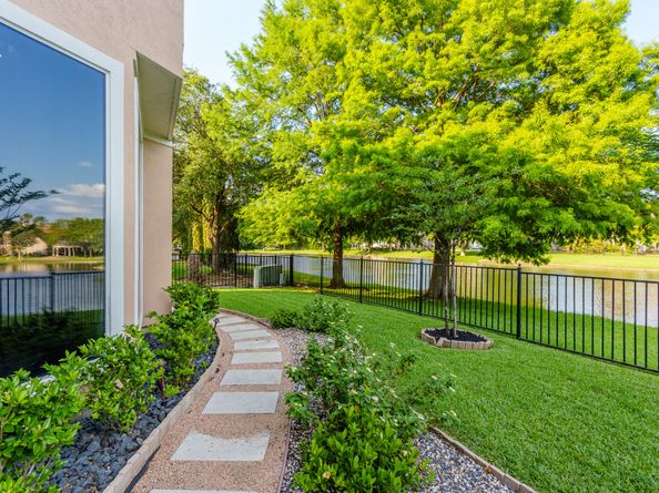 14 Lake Mist Court, Sugar Land TX 77479