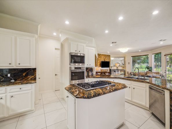 14 Lake Mist Court, Sugar Land TX 77479