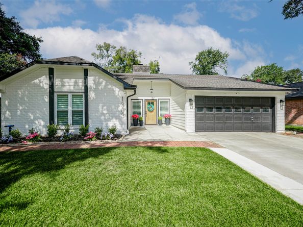 1303 Carriage Drive, Richmond TX 77406