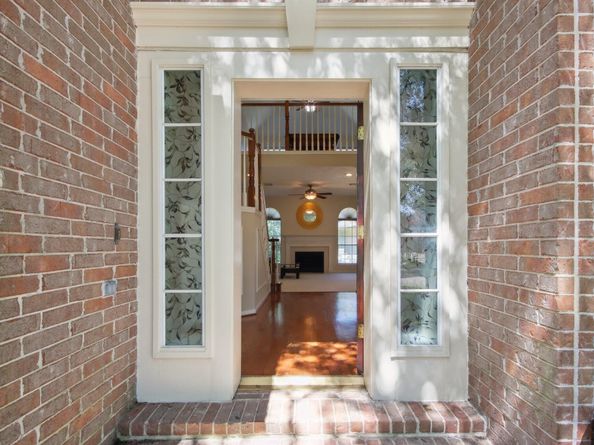 806 Lakespur Drive, Sugar Land TX 77479