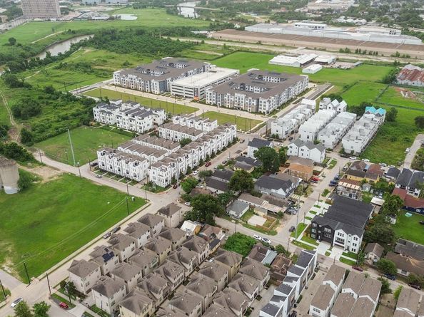 2708 Kennedy Street, Houston TX 77003