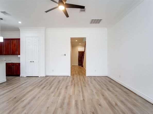 9147 Lago Crest Drive, Houston TX 77054