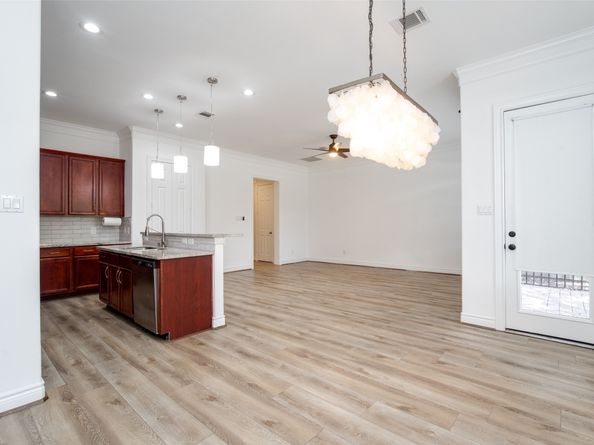 9147 Lago Crest Drive, Houston TX 77054