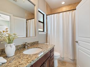 5525 Kiam Street A, Houston TX 77007