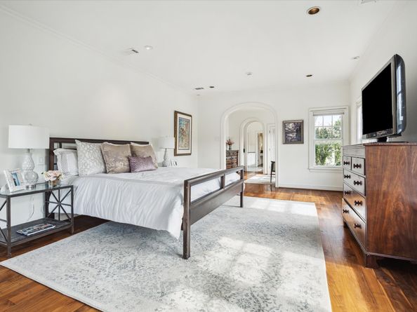 1755 Kipling Street, Houston TX 77098